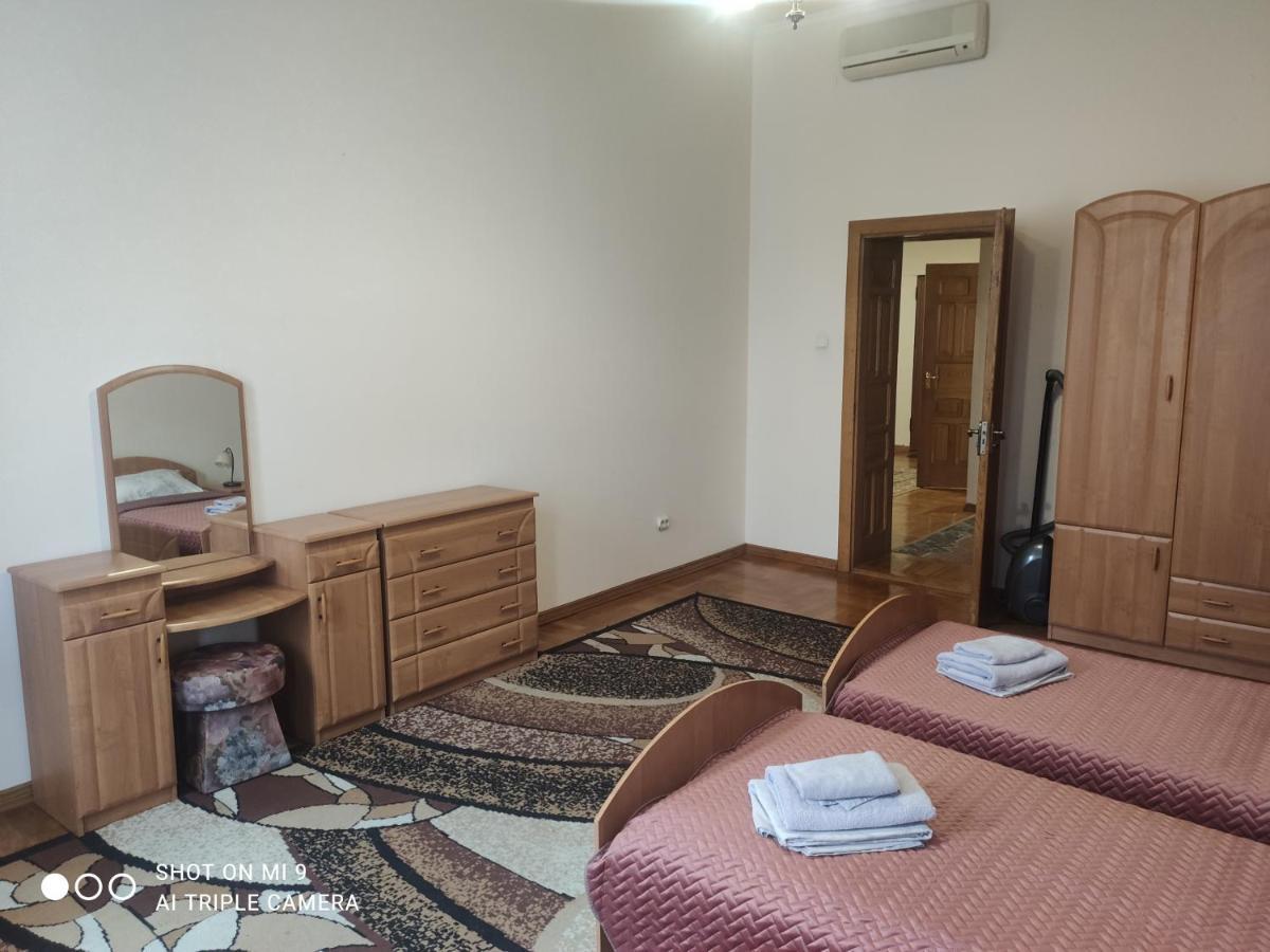 מוקצ'בה Apartments Domovik ,Kirilla I Mefodiya, 5 מראה חיצוני תמונה