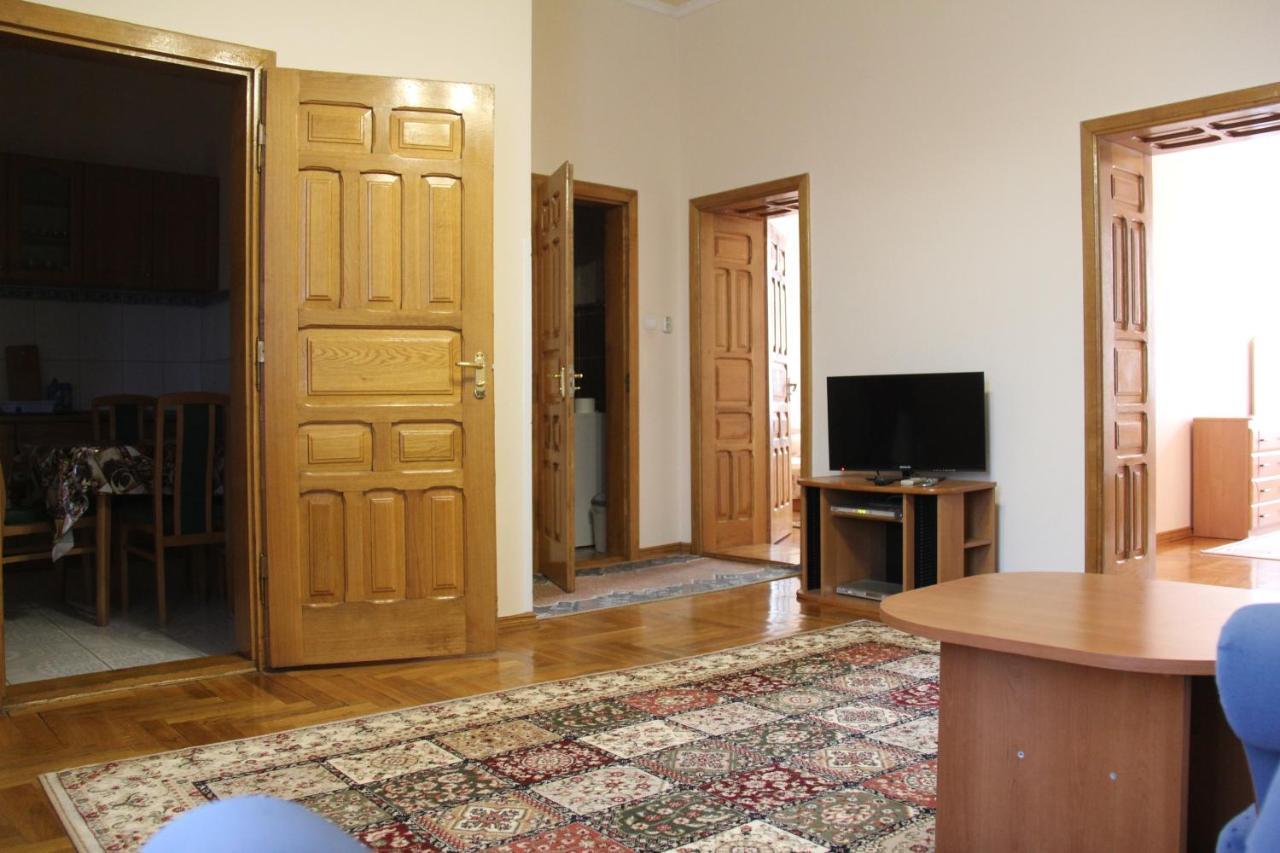 מוקצ'בה Apartments Domovik ,Kirilla I Mefodiya, 5 מראה חיצוני תמונה