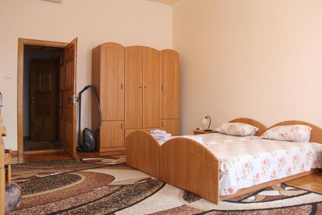 מוקצ'בה Apartments Domovik ,Kirilla I Mefodiya, 5 מראה חיצוני תמונה